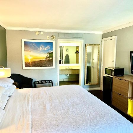 Days Inn By Wyndham Pensacola - Historic Downtown Экстерьер фото