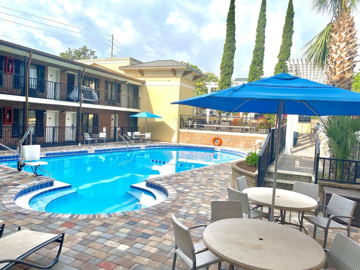 Days Inn By Wyndham Pensacola - Historic Downtown Экстерьер фото