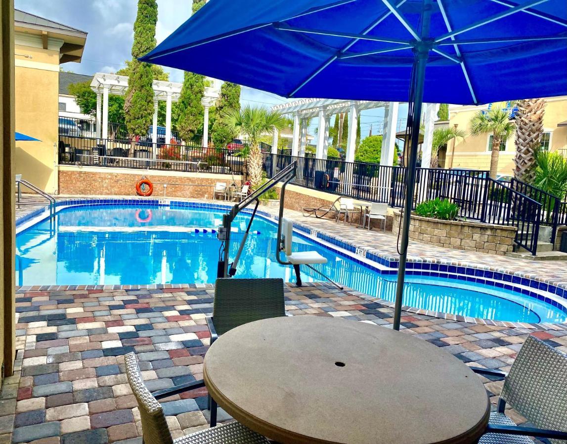 Days Inn By Wyndham Pensacola - Historic Downtown Экстерьер фото