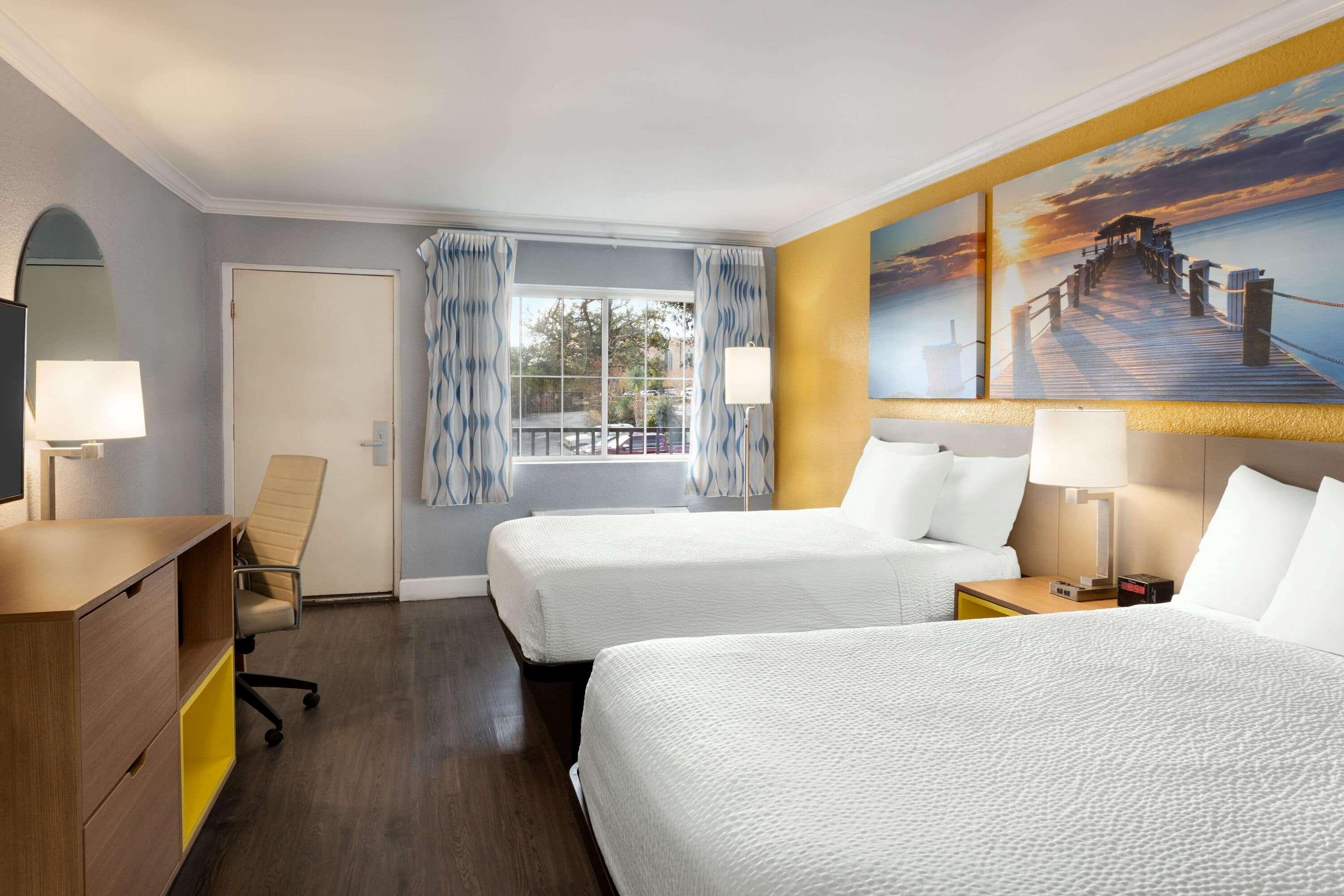 Days Inn By Wyndham Pensacola - Historic Downtown Экстерьер фото