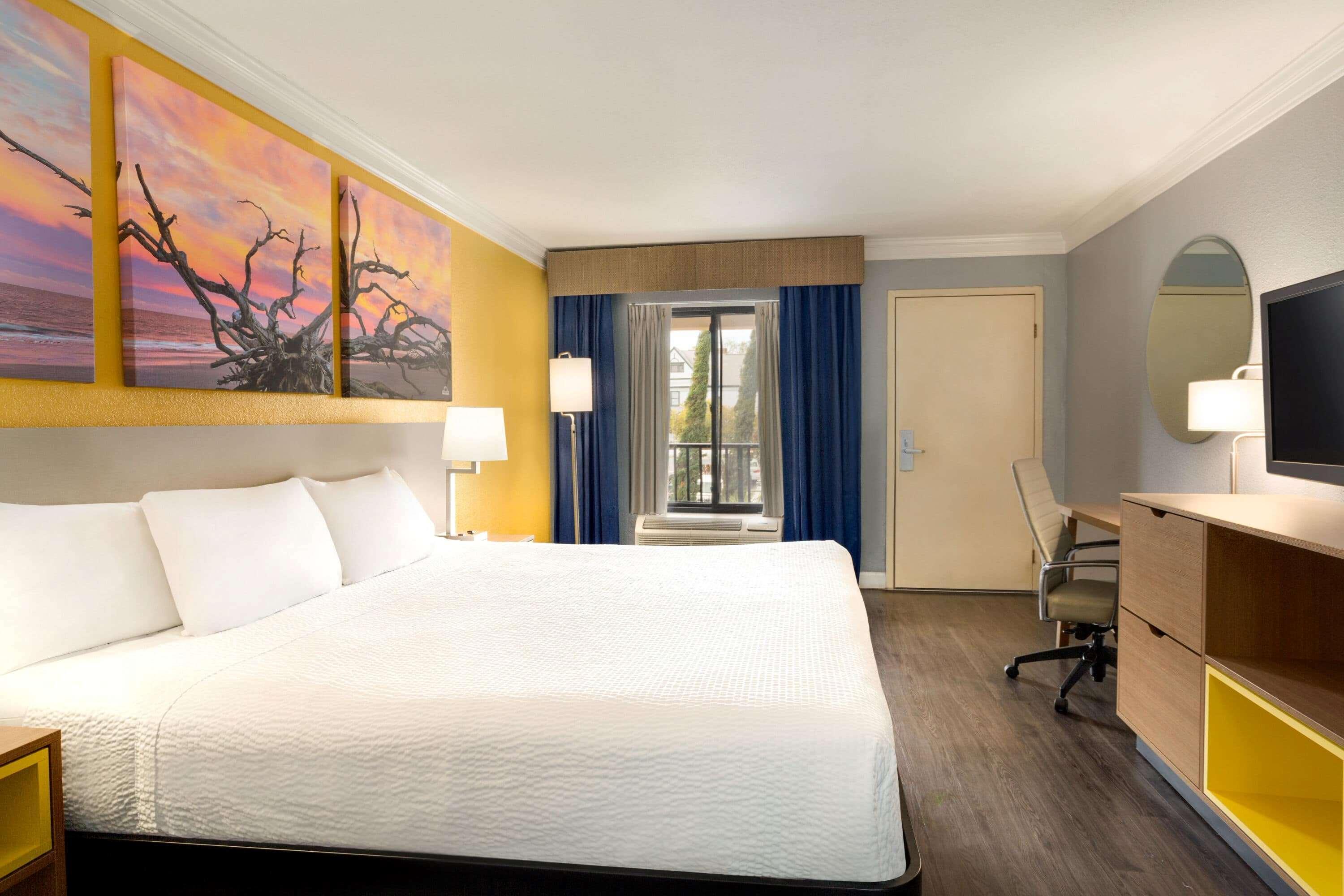 Days Inn By Wyndham Pensacola - Historic Downtown Экстерьер фото