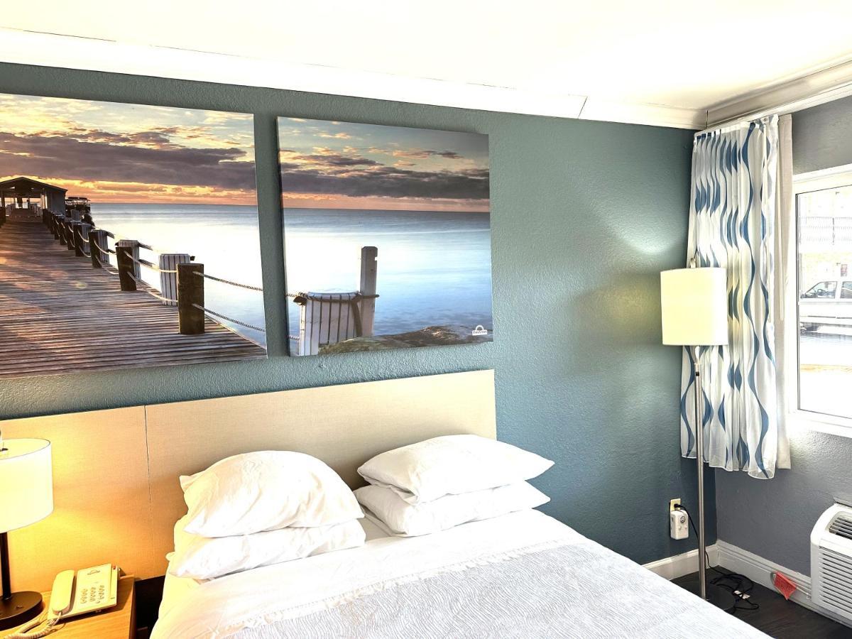 Days Inn By Wyndham Pensacola - Historic Downtown Экстерьер фото