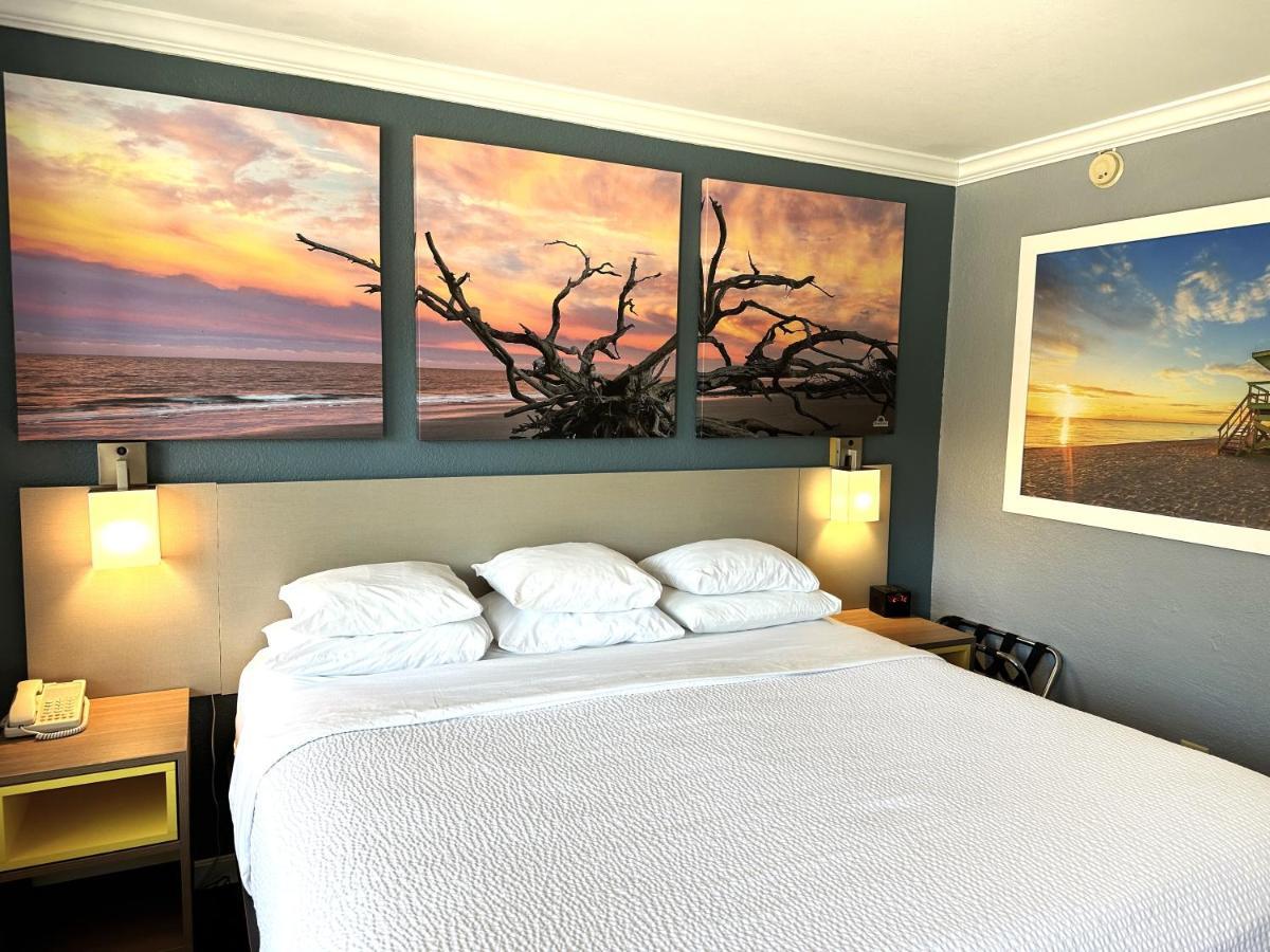 Days Inn By Wyndham Pensacola - Historic Downtown Экстерьер фото