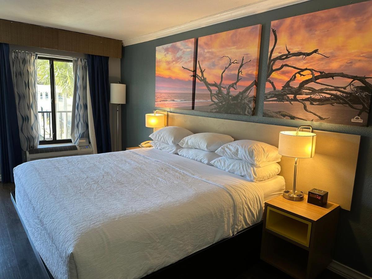 Days Inn By Wyndham Pensacola - Historic Downtown Экстерьер фото