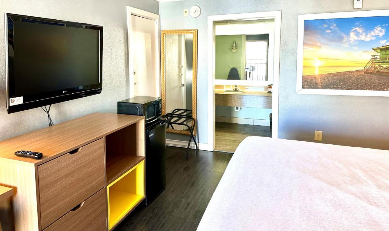 Days Inn By Wyndham Pensacola - Historic Downtown Экстерьер фото