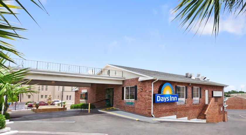 Days Inn By Wyndham Pensacola - Historic Downtown Экстерьер фото